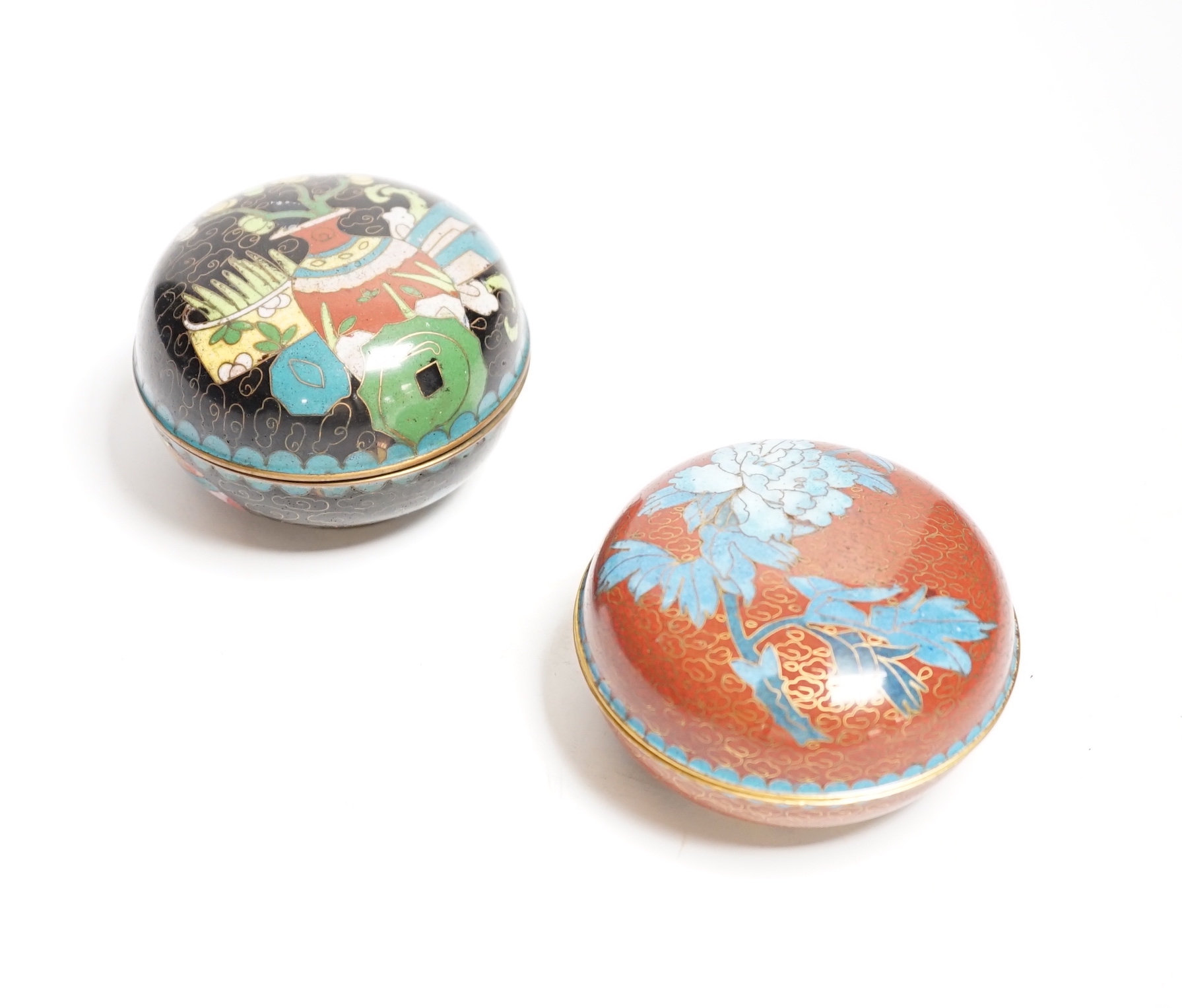 Two Chinese cloisonné enamel domed boxes and covers, one 19th century, the other 20th century. Tallest 6cm